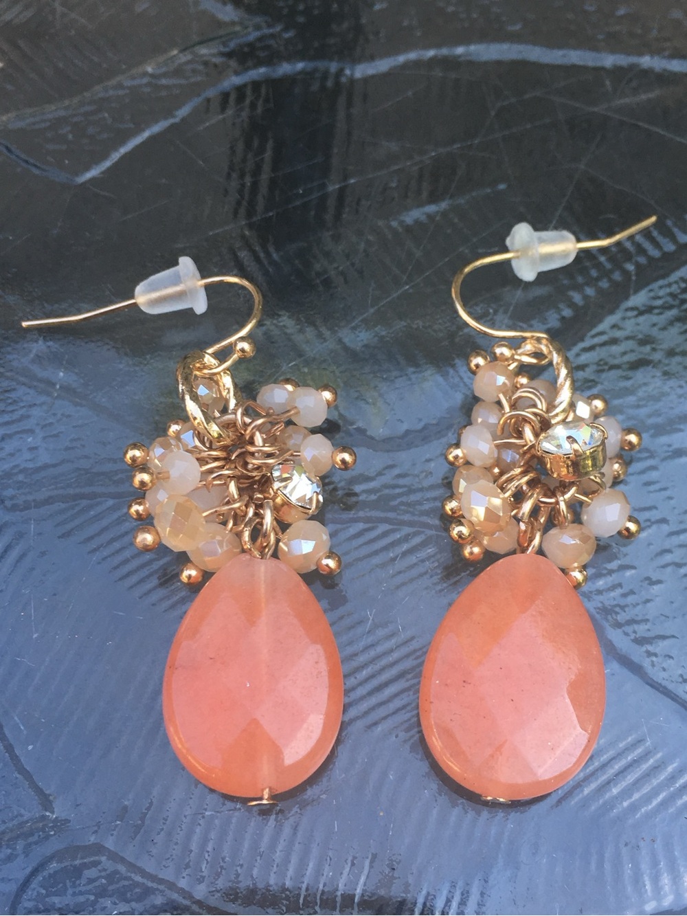 🌅👂🏼Peach & Beige Cluster Teardrop Earrings